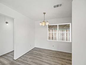 6633 W 43rd Street, Houston TX 77092