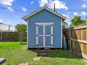 5874 Beldart Street, Houston TX 77033
