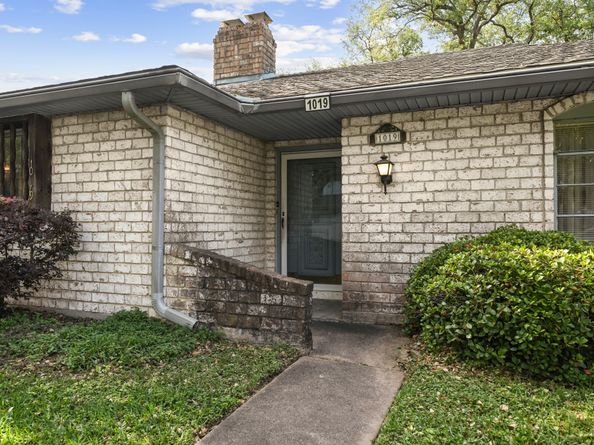 1019 Reseda Drive, Houston TX 77062