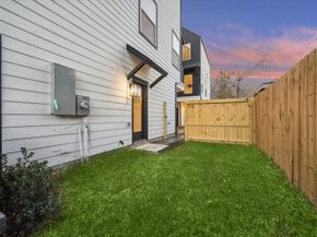 719 Thornton Road B, Houston TX 77018