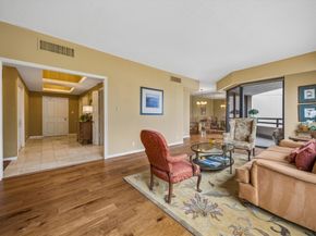 101 Westcott Street 305, Houston TX 77007