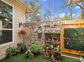 167 E Northcastle Circle, Conroe TX 77384