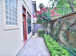 6335 E Mystic Meadow, Houston TX 77021