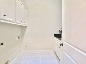 6335 E Mystic Meadow, Houston TX 77021