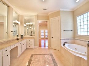 6335 E Mystic Meadow, Houston TX 77021