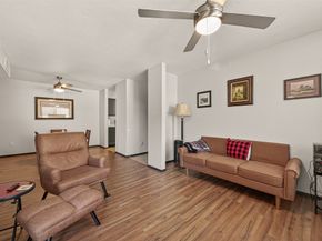 7313 Gulf Freeway 911, Houston TX 77017