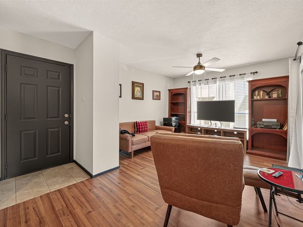 7313 Gulf Freeway 911, Houston TX 77017