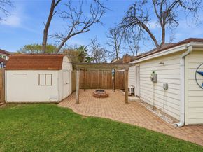 1627 N Hearthside Drive, Richmond TX 77406