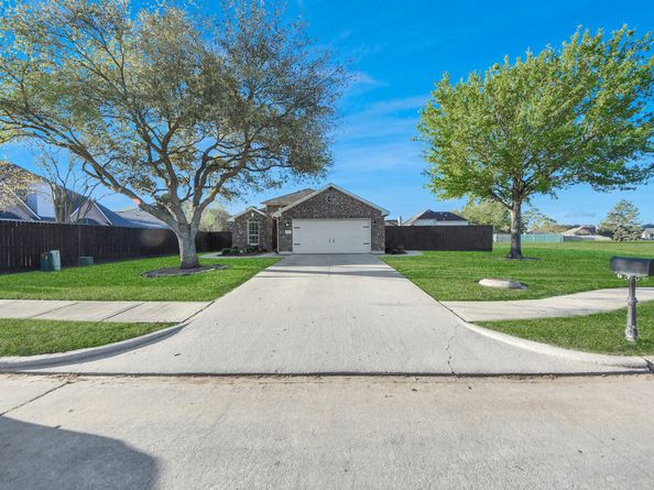 6115 Pine Lakes Drive, Katy TX 77493