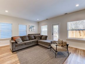 7134 Eastwood Street B, Houston TX 77021