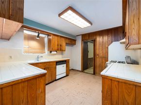 7131 Bellaire Boulevard, Houston TX 77074