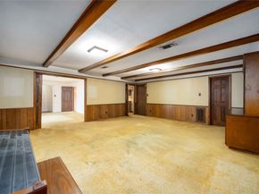 7131 Bellaire Boulevard, Houston TX 77074