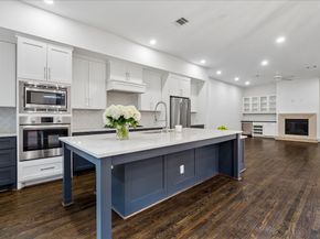 2017 Driscoll Street A, Houston TX 77019