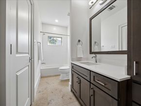 2017 Driscoll Street A, Houston TX 77019