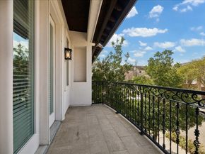 2017 Driscoll Street A, Houston TX 77019