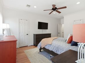 2424 Navigation Boulevard D, Houston TX 77003