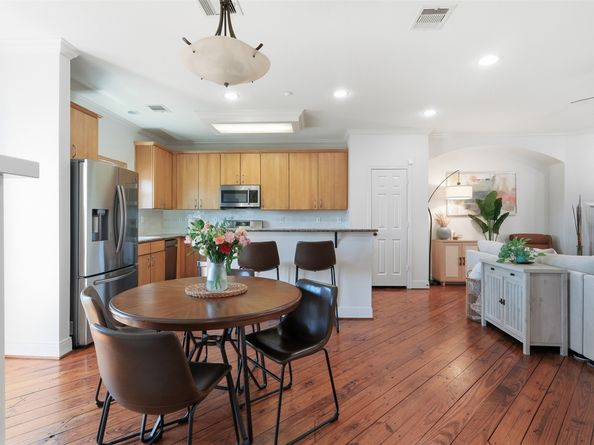 2424 Navigation Boulevard D, Houston TX 77003