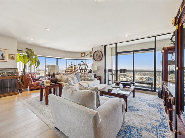 1701 Hermann Drive 22CE, Houston TX 77004