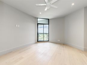 1701 Hermann Drive 22CE, Houston TX 77004