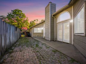 9306 Corner Oaks Lane, Houston TX 77036