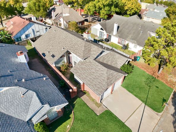 9306 Corner Oaks Lane, Houston TX 77036