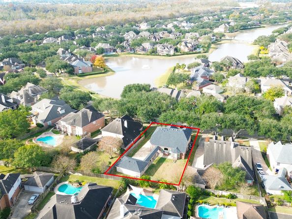 1823 Misty Oaks Lane, Sugar Land TX 77479