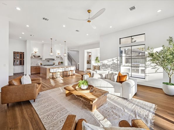 1111 Wakefield Drive, Houston TX 77018