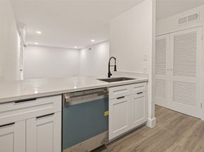 3300 Yorktown Street 15, Houston TX 77056