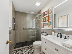 16514 Diana Lane, Houston TX 77062