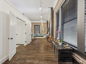 915 Franklin Street 2F, Houston TX 77002