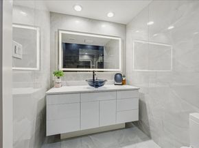 915 Franklin Street 2F, Houston TX 77002