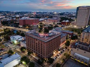 915 Franklin Street 2F, Houston TX 77002