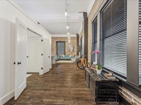 915 Franklin Street 2F, Houston TX 77002