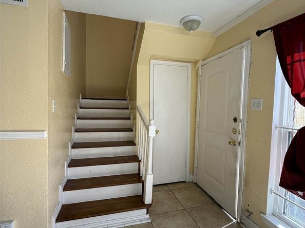 7047 Bissonnet Street 32, Houston TX 77074