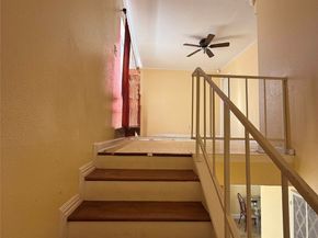 7047 Bissonnet Street 32, Houston TX 77074