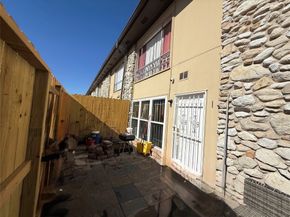 7047 Bissonnet Street 32, Houston TX 77074