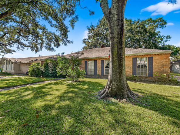 5223 Wigton Drive, Houston TX 77096