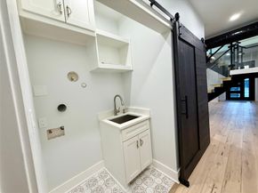 1617 Common Street, Houston TX 77009