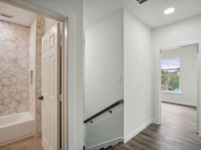 108 W 10th 1/2 Street, Houston TX 77008