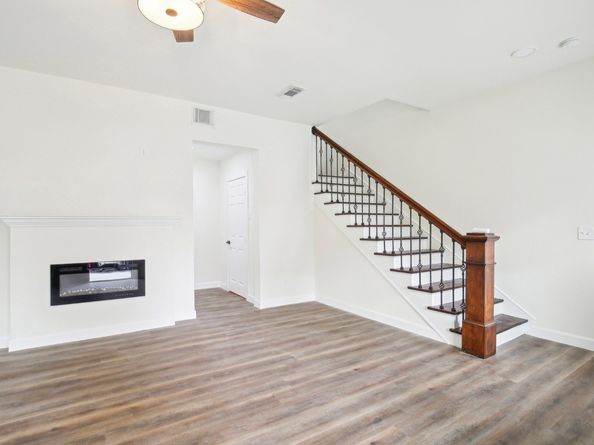 108 W 10th 1/2 Street, Houston TX 77008