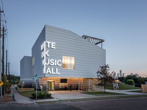 2426 Freeman Street, Houston TX 77009