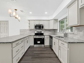 7 S Cypress Pine Drive, Spring TX 77381