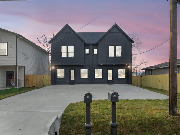 7956 Bonaire Unit A/B Street, Houston TX 77028