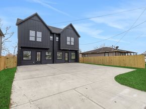 7956 Bonaire Unit A/B Street, Houston TX 77028