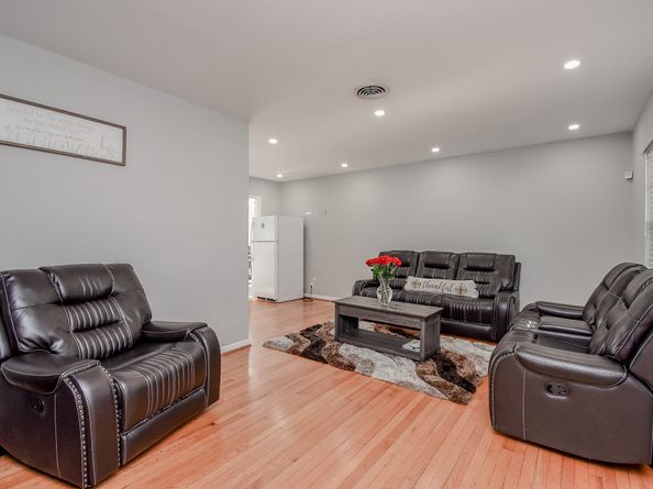 6817 Hendon Lane, Houston TX 77074