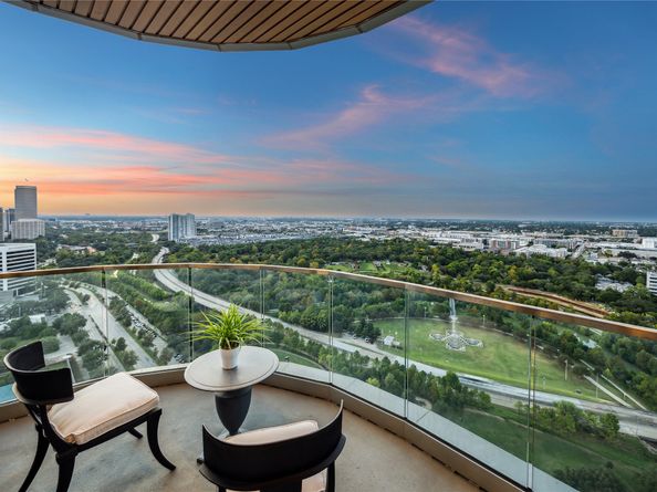 1711 Allen Parkway 2301, Houston TX 77019