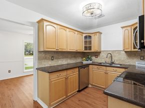 10 E Broken Oak Court, Spring TX 77381