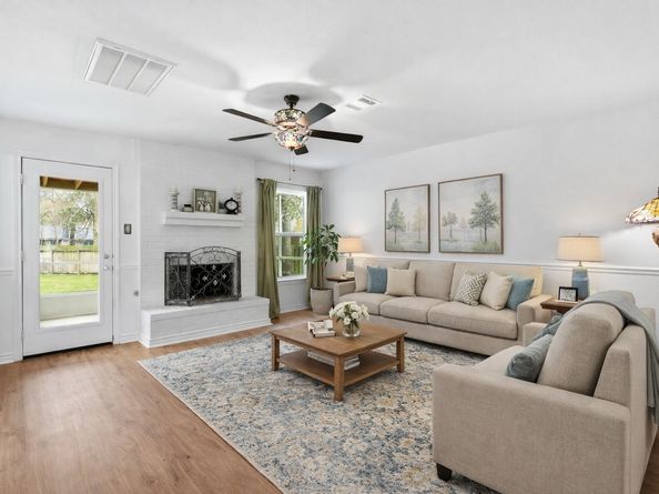 10 E Broken Oak Court, Spring TX 77381