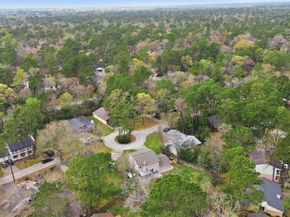 10 E Broken Oak Court, Spring TX 77381