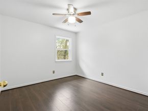 10 E Broken Oak Court, Spring TX 77381